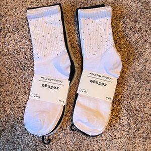 NEW REFUGE WOMENS SOCKS Pack of 6 pairs SIZE:9-11